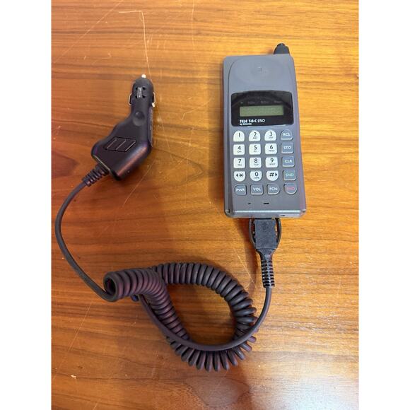 Vintage Motorola TELE TAC T-A-C 250 Cellular Phone and Car Charger TESTED Works - Picture 2 of 4
